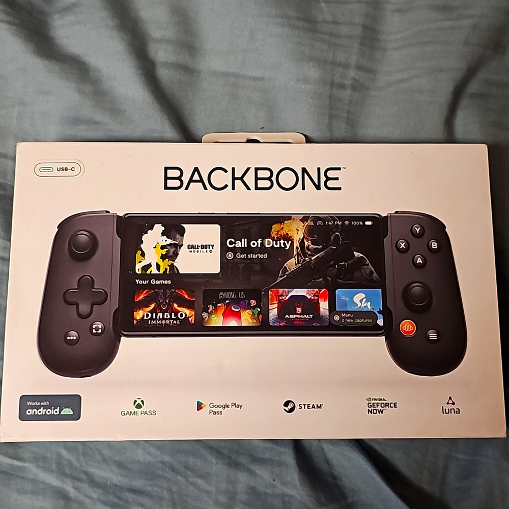 Backbone gaming controller